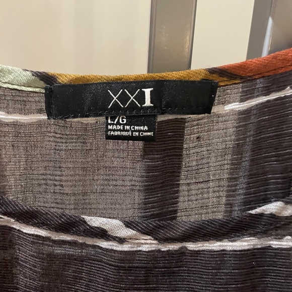 🌟 Forever 21 Sheer Black & Multicolor Blouse – Size L – Flowy Lightweight Top - Picture 2 of 7